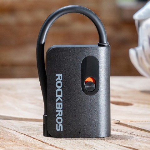 
„Schrader“ USB-C 70 psi belaidis padangų kompresorius sportiniams aksesuarams
