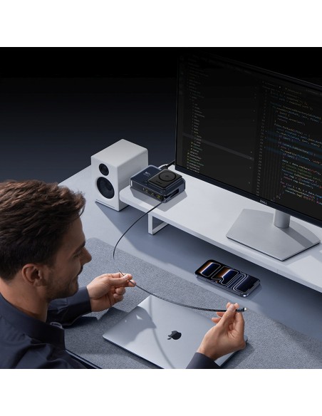 
5 viename belaidė įkrovimo stotelė USB-A / USB-C su ištraukiamu Qi2 laidu, 160 W, juoda
