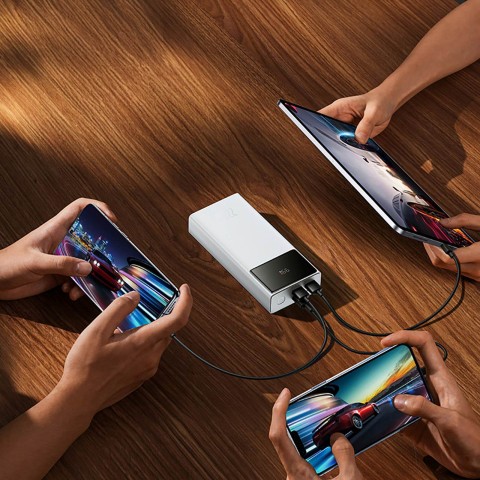 
20000mAh USB-A USB-C nešiojamas įkroviklis su ekrano laidu, 22,5 W, baltas
