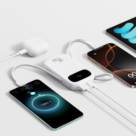 
20000mAh USB-A ir USB-C nešiojamas įkroviklis su ekranu ir 2 integruotais laidais, 45 W – baltas
