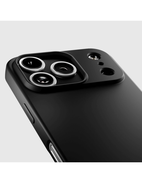 
„iPhone 17 Pro Instinct“ dėklas – juodas
