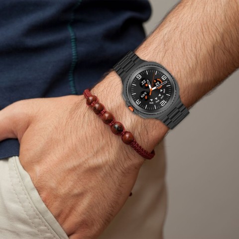 
Apyrankė, skirta „Samsung Galaxy Watch 40 / 44 / 46 mm“ – sidabrinė
