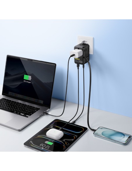 
6 viename kelioninis adapteris su ištraukiamu USB-C laidu, 70 W – juodas
