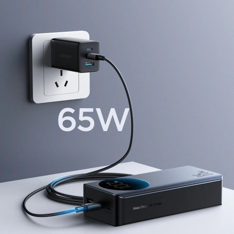 
Nešiojamoji baterija 30000mAh USB-A USB-C su ekranu 65W - juoda
