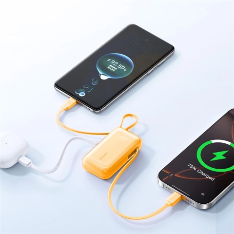 
10000mAh išorinė baterija su integruotu USB-C „iPhone“ „Lightning“ laidu, 35W – oranžinė
