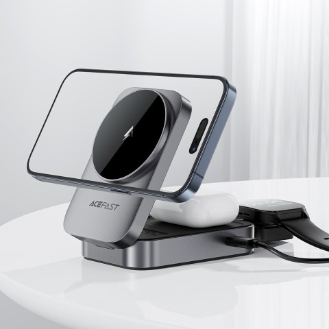 
3 viename „MagSafe“ belaidė indukcinė įkrovimo stotelė – pilka
