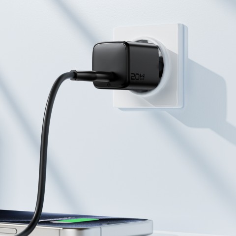 
USB-C GaN PD 20W sieninis įkroviklis – juodas
