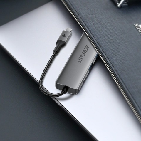 
UAB-A USB-C HDMI SD 4K 60Hz PD 90W šakotuvo stotelė 6 viename

