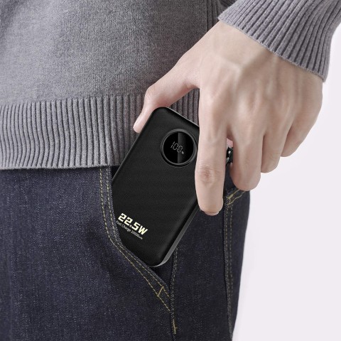 
20000mAh USB-C USB-A išorinė baterija su integruotais „iPhone“ „Lightning“ USB-C laidais – juoda
