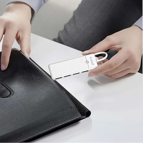
ŠAKOTĖLIS 4 prievadų skirstytuvas USB-C - USB-A 1,8 m - baltas
