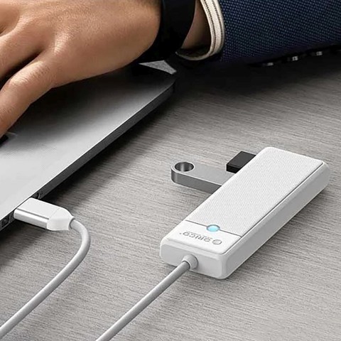
ŠAKOTĖLIS 4 prievadų skirstytuvas USB-C - USB-A 0,5 m - baltas
