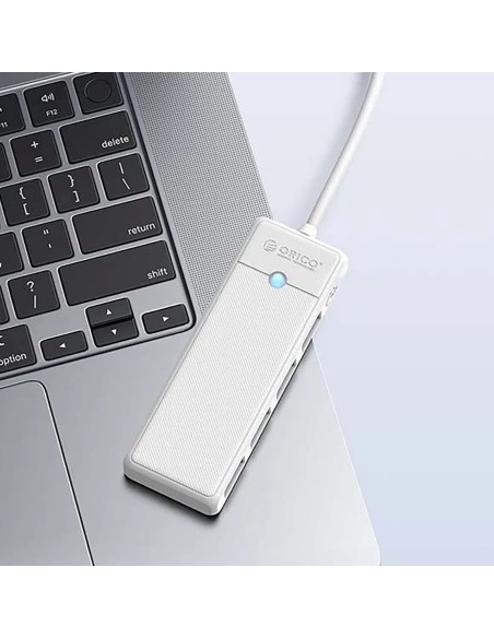 
ŠAKOTĖLIS 4 prievadų skirstytuvas USB-C - USB-A 0,5 m - baltas
