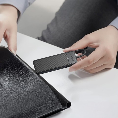 
ŠAKOTĖLIS 4 prievadų skirstytuvas USB-C - USB-A 0,15 m - juodas
