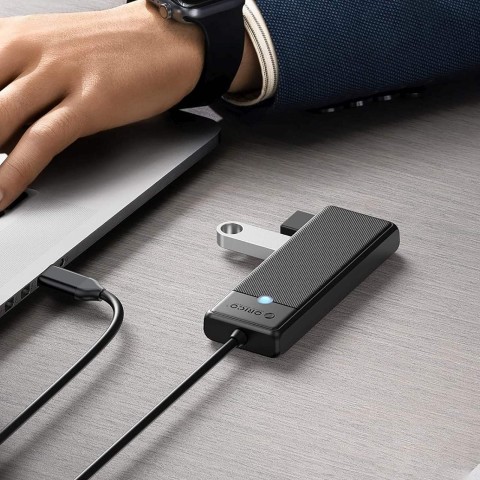 
ŠAKOTĖLIS 4 prievadų skirstytuvas USB-C - USB-A 0,15 m - juodas

