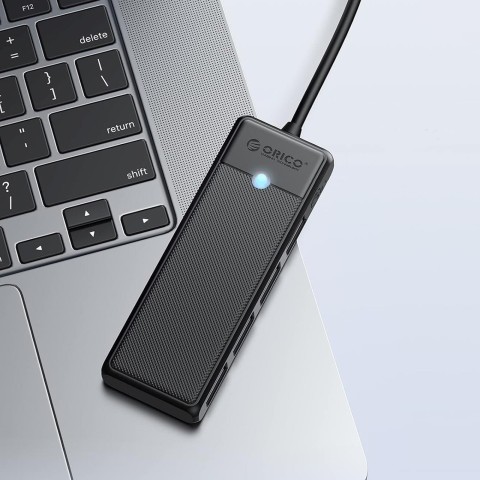 
ŠAKOTĖLIS 4 prievadų skirstytuvas USB-C - USB-A 0,15 m - juodas
