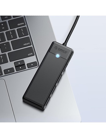
ŠAKOTĖLIS 4 prievadų skirstytuvas USB-C - USB-A 0,15 m - juodas
