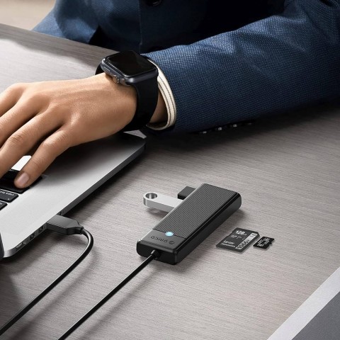 
ŠAKOTOJO adapteris 4 prievadų USB-A - USB-A SD kortelių skaitytuvas microSD 1 m - juodas
