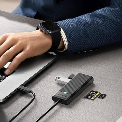 
ŠAKOTOJO adapteris 4 prievadų USB-C - USB-A SD kortelių skaitytuvas microSD 1 m - juodas

