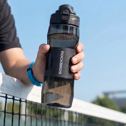 
Terminis butelis su magnetiniu laikikliu ir tvirtinimo dirželiu 700 ml - juodas
