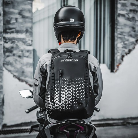 
Šalmo kuprinė su rankena, 14,5 l – juoda
