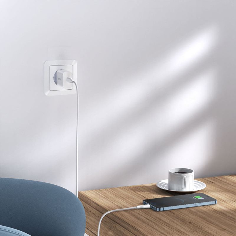 USB Type C 20W PowerDelivery 3A sieninis įkroviklis + MFI USB Type Clightning kabelis 1,2m baltas