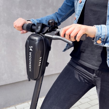 Vandeniui atsparus paspirtuko rankenos krepšys, 2L juodas