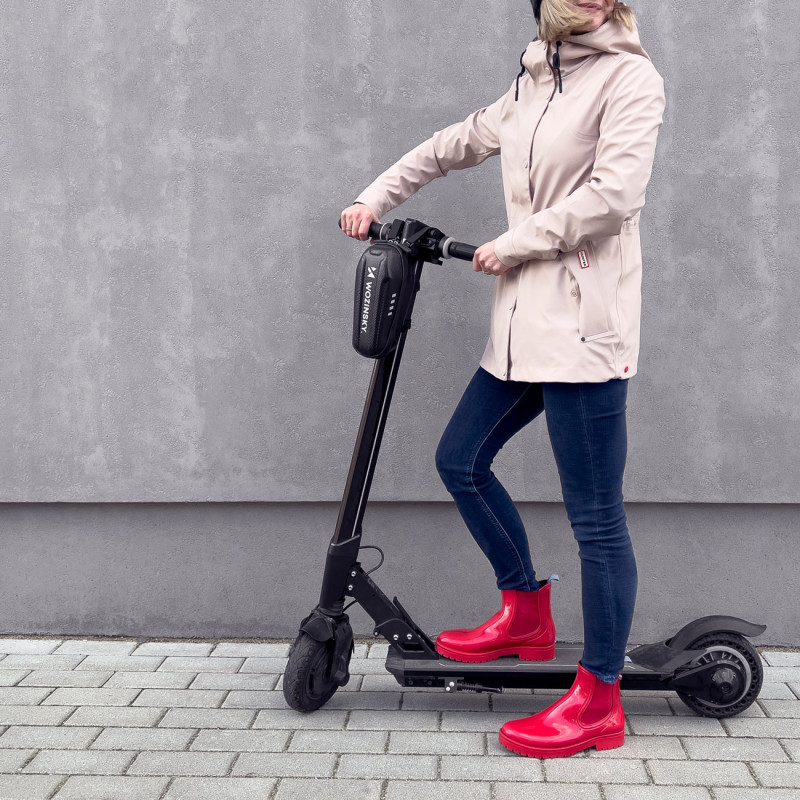 Vandeniui atsparus paspirtuko rankenos krepšys, 2L juodas