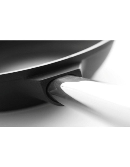 Profi Line indukcinė keptuvė pagaminta iš aliuminio, padengto titano skersmeniu. 280 mm – Hendi 629253 Profi Line indukcinė keptuvė pagaminta iš aliuminio, padengto titano skersmeniu. 280 mm – Hendi 629253