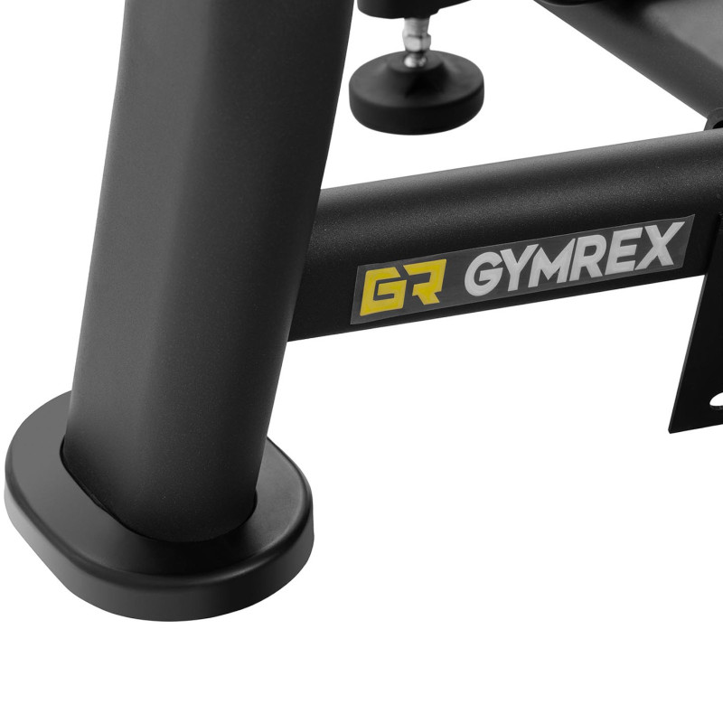 Treniruočių suoliukas po štanga pasvirusi galvai aukštyn juodai geltonai