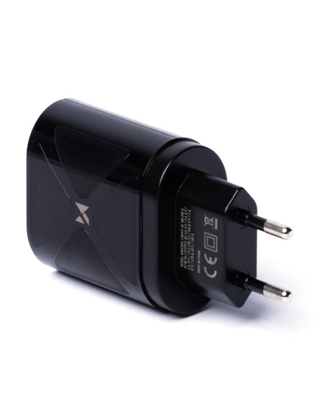 Mažas GaN 65 W įkroviklis su USB-C QC3.0 PD greito įkrovimo juodais prievadais