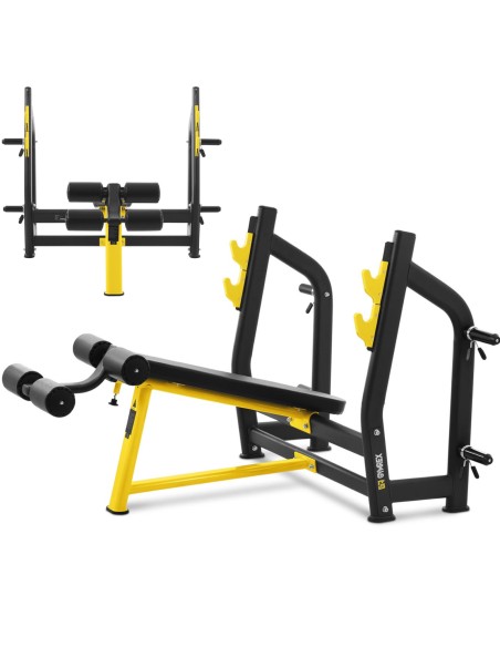 Treniruočių suoliukas po štanga pasviręs galvai nuspausti, juodas ir geltonas