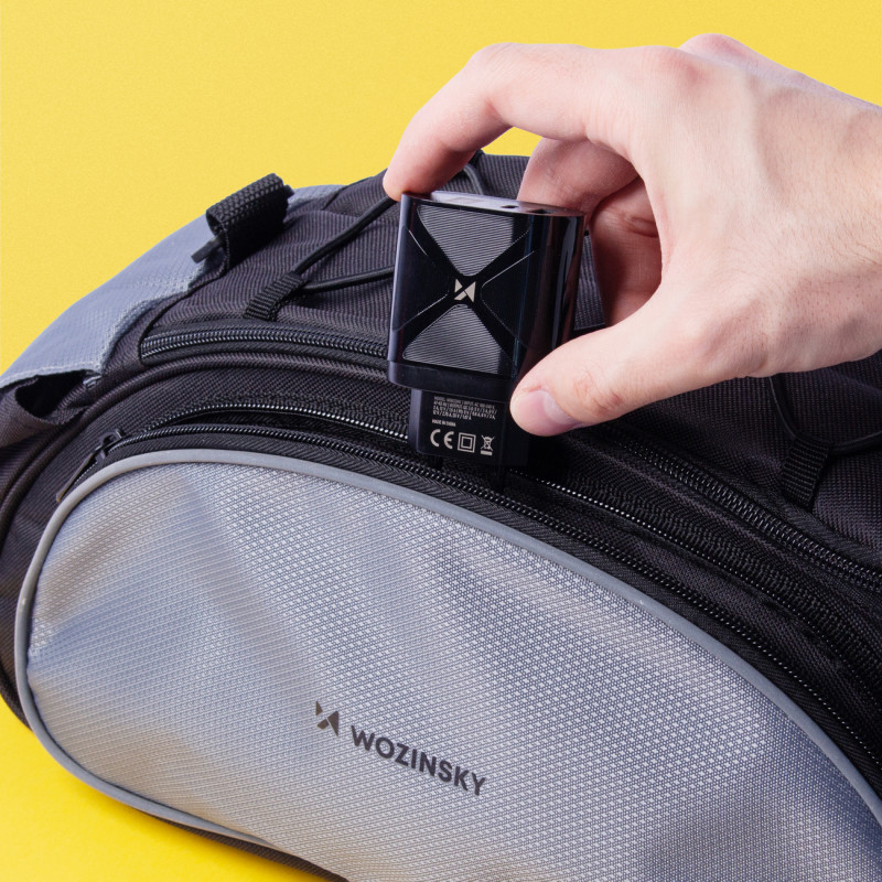 Mažas GaN 65 W įkroviklis su USB-C QC3.0 PD greito įkrovimo juodais prievadais