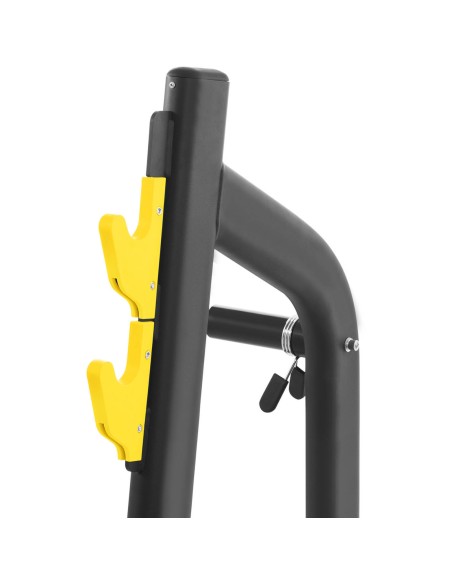 Treniruočių suoliukas po štanga pasviręs galvai nuspausti, juodas ir geltonas