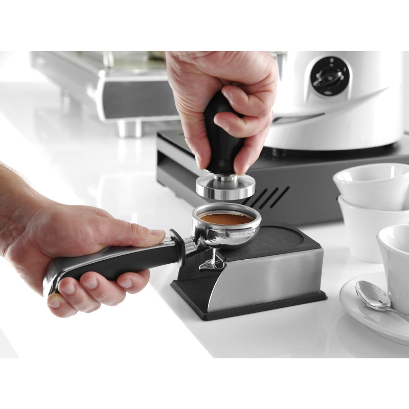 Tamsinimo stoties bazė kavos tamperio tamperiui