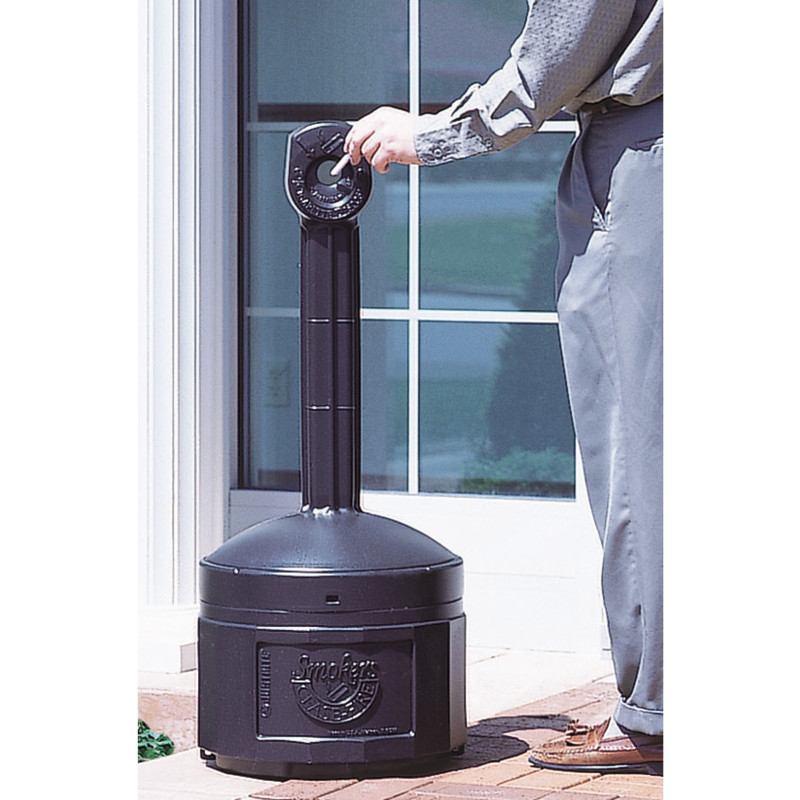 Lauko miesto peleninė ant stabilaus pagrindo, dangtelis. 15L sk. 42cm aukstis 98cm pilka