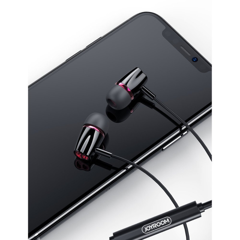 Į ausis įdedamos ausinės 3,5 mm mini lizdas su nuotolinio valdymo pultu ir juodu mikrofonu