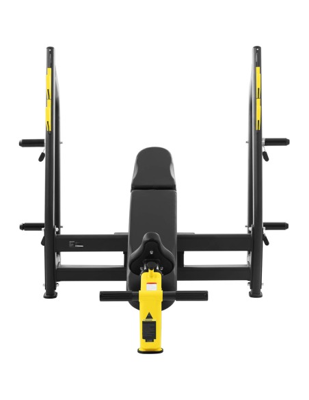 Treniruočių suoliukas po štanga pasvirusi galvai aukštyn juodai geltonai