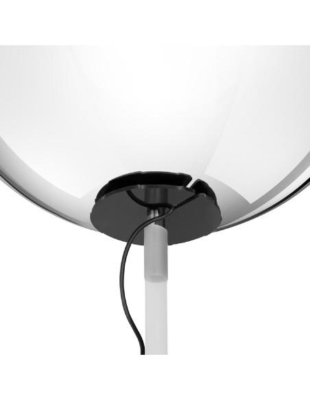 Sodo fontano rutulys pagamintas iš nerūdijančio plieno su LED foniniu apšvietimu. 40 cm Sodo fontano rutulys pagamintas iš nerūdijančio plieno su LED foniniu apšvietimu. 40 cm