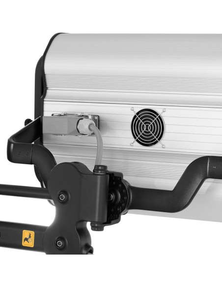 Infraraudonųjų spindulių radiatorius automobilio kėbulo dažymui ir džiovinimui ant 4 x 1000 W stovo