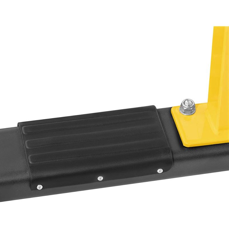 Mašininis prietaisas, skirtas treniruoti nugaros trapecinės nugaros raumenis su laisvu svoriu LOW ROW