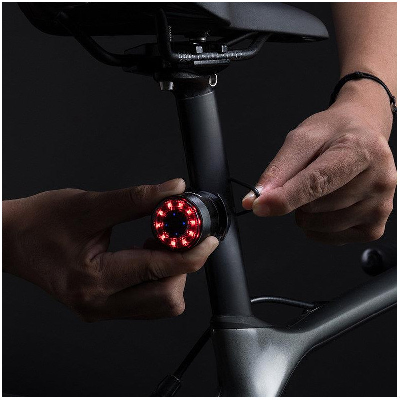 LED galinis dviračio žibintas su mikro USB raudona lempute 5 režimai juodi