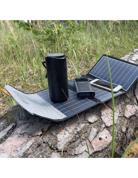 Saulės turistinis įkroviklis 22W 2xUSB atlenkiamas juodas