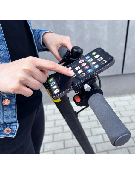 Motociklo vairo telefono laikiklis juodas