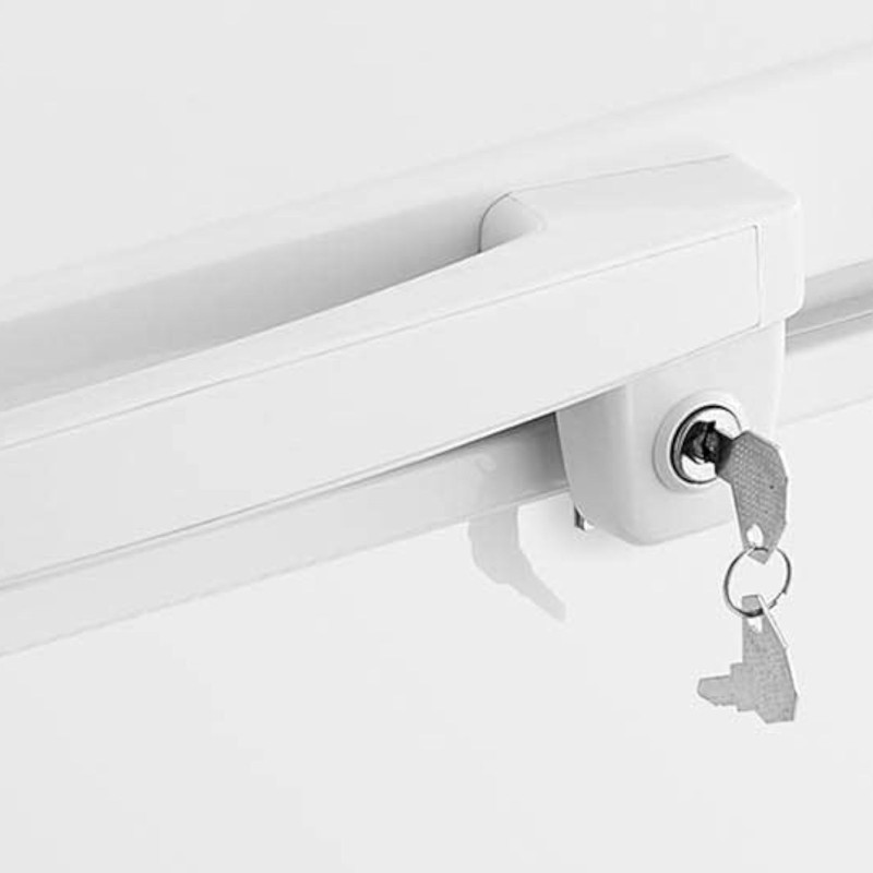 Užrakinamas krūtinės šaldiklis 1 krepšelis 242 L 63 W