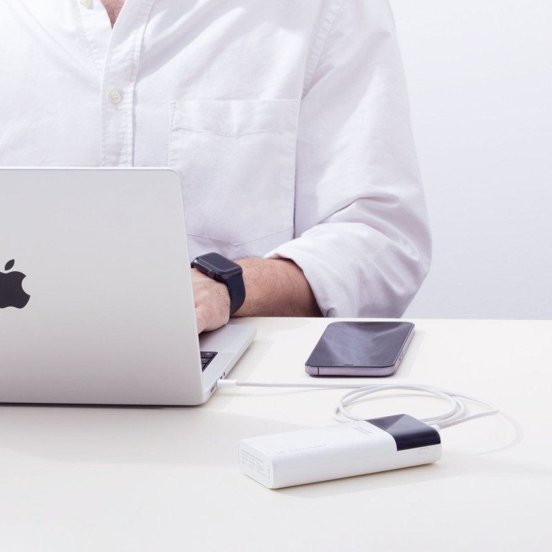 Powerbank 30000mAh Li-Po 4xUSB su LCD ekranu 5V 2A juoda