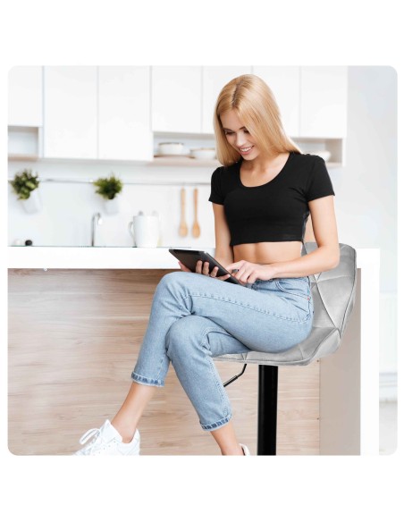 Castel šviesiai pilka baro kėdė su atlošu Castel šviesiai pilka baro kėdė su atlošu