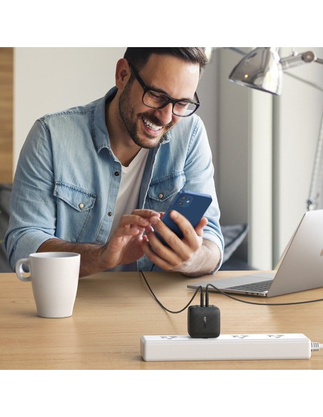 
2x USB-C 66W Power Delivery 3.0 Quick Charge 4.0 sieninis įkroviklis – juodas
