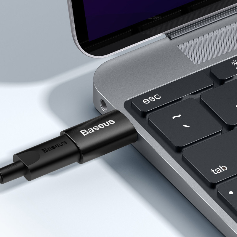 „Ingenuity“ serijos USB 3.1 OTG į USB-C adapteris – juodas