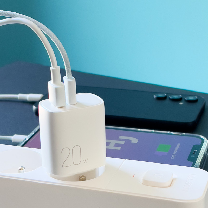 Greitas USB-A QC3.0 / USB-C PD 20W įkroviklis – baltas