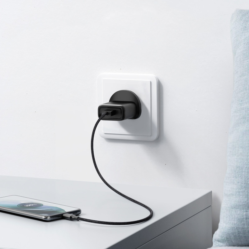 USB-A QC3.0 tinklo įkroviklis 18W JK kištukas Didžioji Britanija - juoda